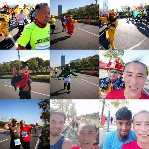 8:00发令枪响起,周荣成边跑边拍照片,共用时2:24:11,胜利跑完全程21