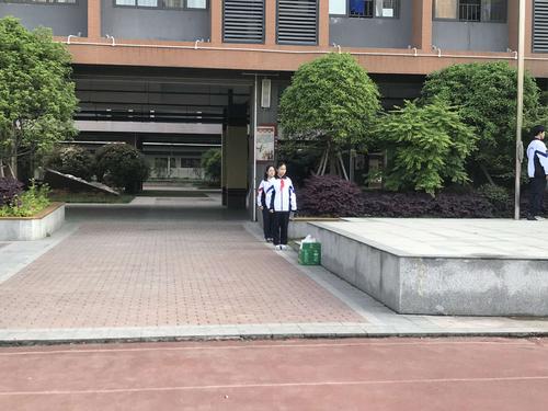 武汉市七一中学第九周升旗仪式