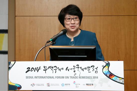 周晓燕局长赴韩参加2014国际贸易救济论坛并发言