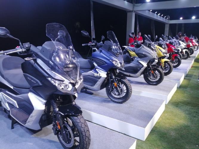 大阳新款踏板adv_酒店_汽车_摩托车