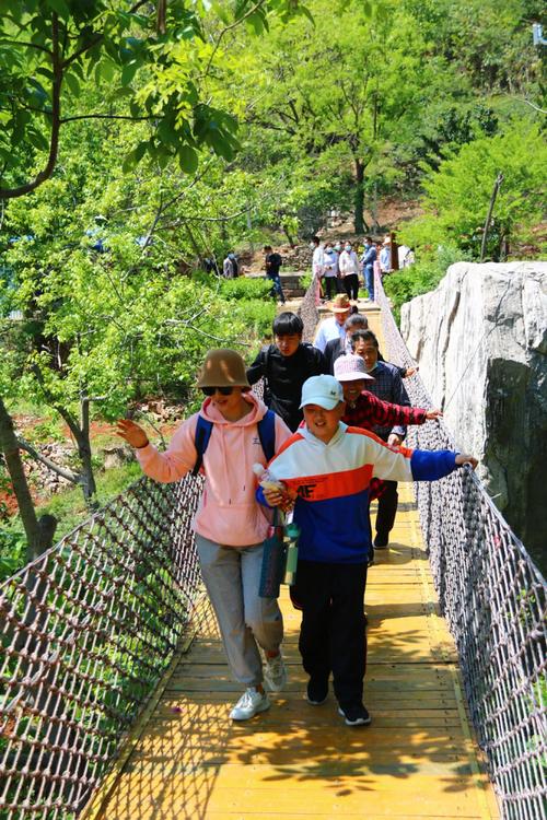乘着难得假期,来熊耳山游玩吧 ~~~ 来源:枣庄市抱犊崮熊耳山景区 免责