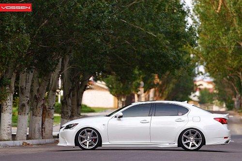 雷克萨斯gs450h改装轮毂 安静的混动车