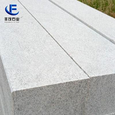 新款花岗岩山东白麻路沿石 路缘石 道路侧石山东白麻石材