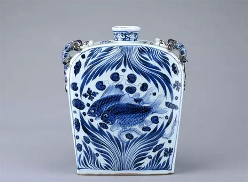 邱季端的"元青花鱼藻纹四系扁瓶"