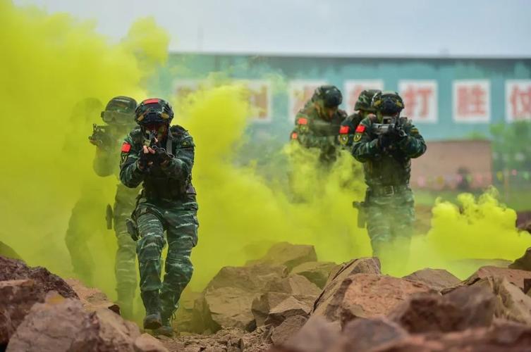 高清大图直击武警特战队员反恐演训超燃现场