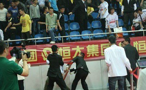 女排争议多:追打裁判仍最佳 排球流氓被姑息