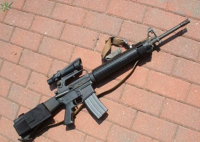 阿玛莱特ar-10突击步枪:鹰武器公司的复刻版民用步枪