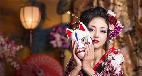 真实的日本花魁:地位比客人高,能自己选择客人,但28岁