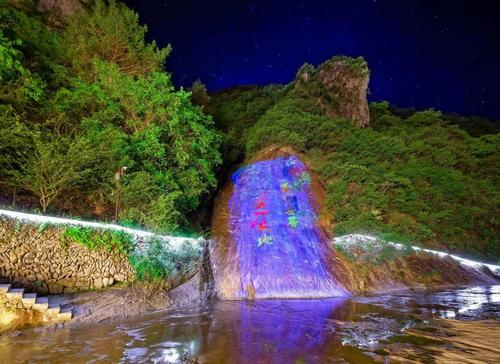 花溪景区位于浙江省金华市磐安县辖区内,为国家aaa级旅游景区,是磐安