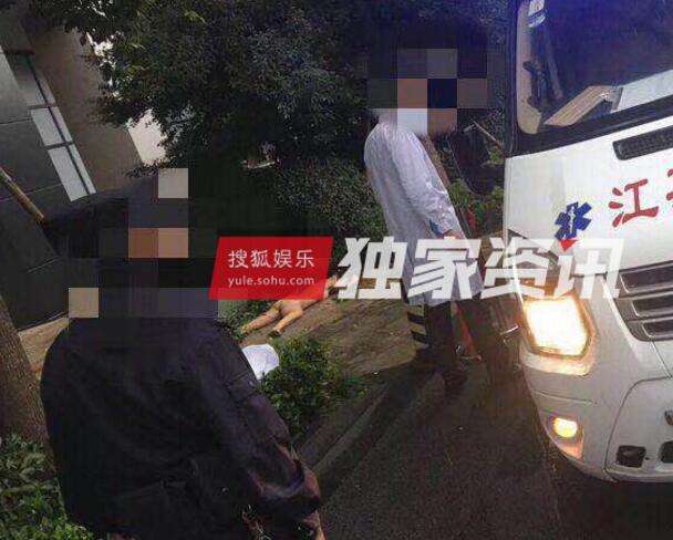 跟任娇住同一房间的是华谊力捧的小生杨旭文,他被警方带走调查,但没