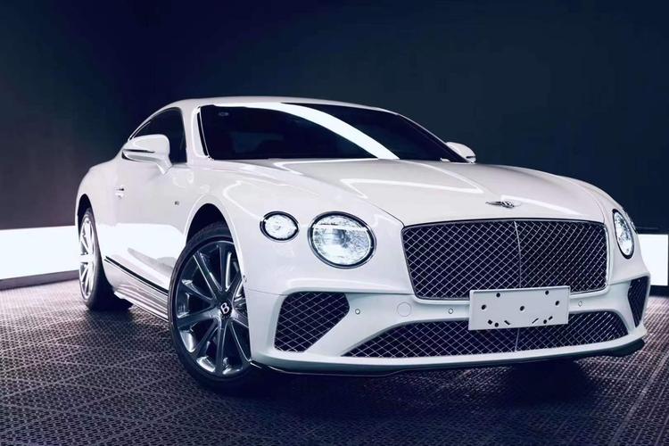 不是双门四座的轿跑车都能叫做gt,首先,一定要符合车型定位,欧陆gt的