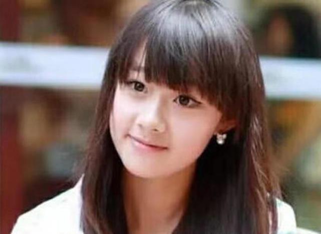 铠甲勇士里的富二代们,其中这两位美女得是多少人的