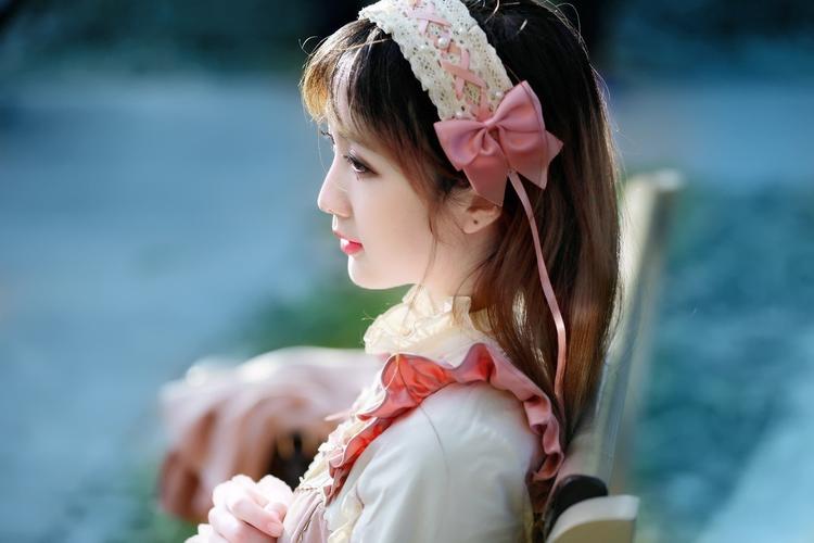 水灵灵的姑娘