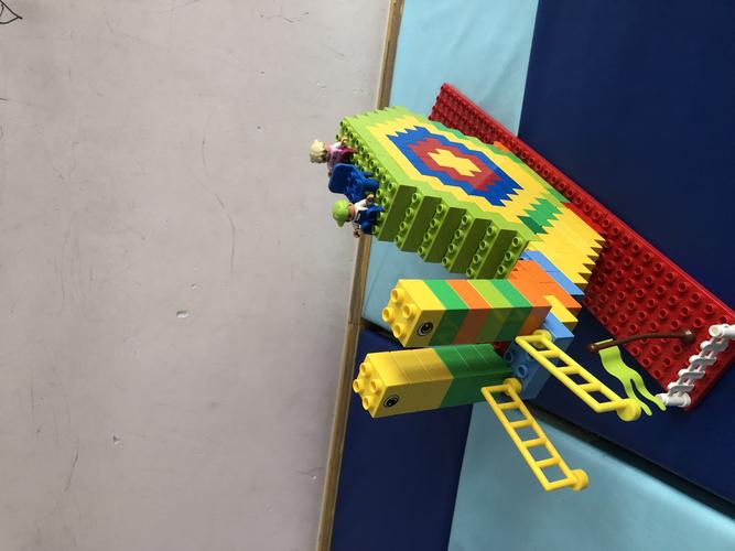 启迪乐高学员:林子萱《小蜗牛》