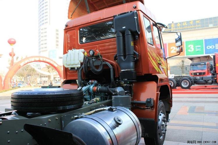 中国重汽 金王子 重卡 300马力 6×4 牵引车 zz4251m3241c