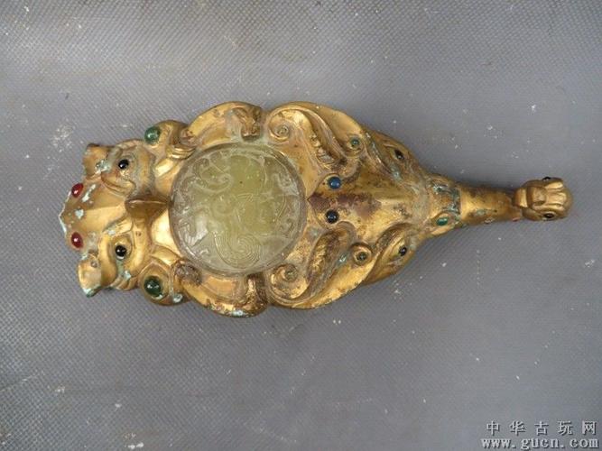 唐代鎏金镶玉带扣