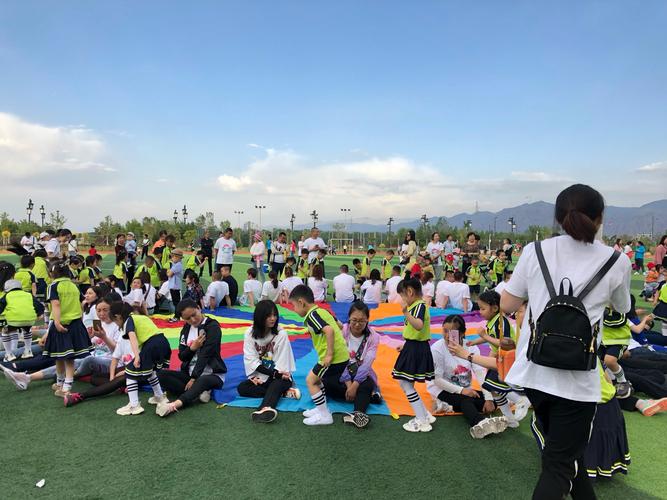 【爱贝乐国际幼儿园】"祖国在我心·小手牵大手"趣味亲子运动会