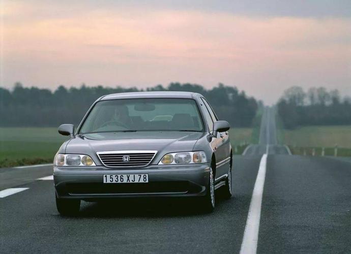 1990年,第二代本田里程(ka7)问世,这一代车型 车身长宽高为4940mm