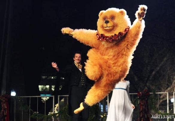 熊居然跳起了芭蕾原来是波士顿芭蕾舞团的演员