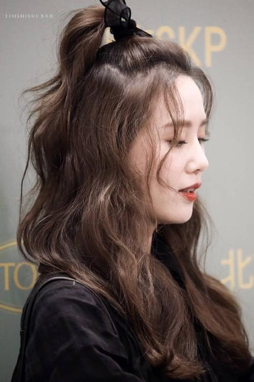 刘诗诗卷发高马尾#这个造型也好适合!