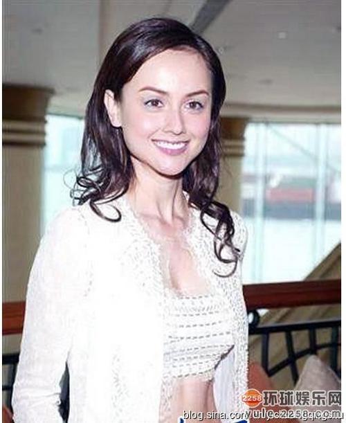 前亚姐韩君婷整容像外星人 她到底经历了什么?