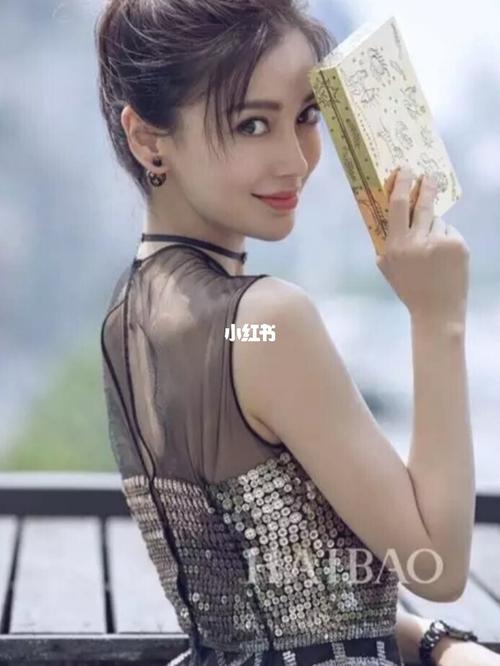 哪个女明星扎丸子头好看_女明星_丸子头_杨幂_赵丽颖
