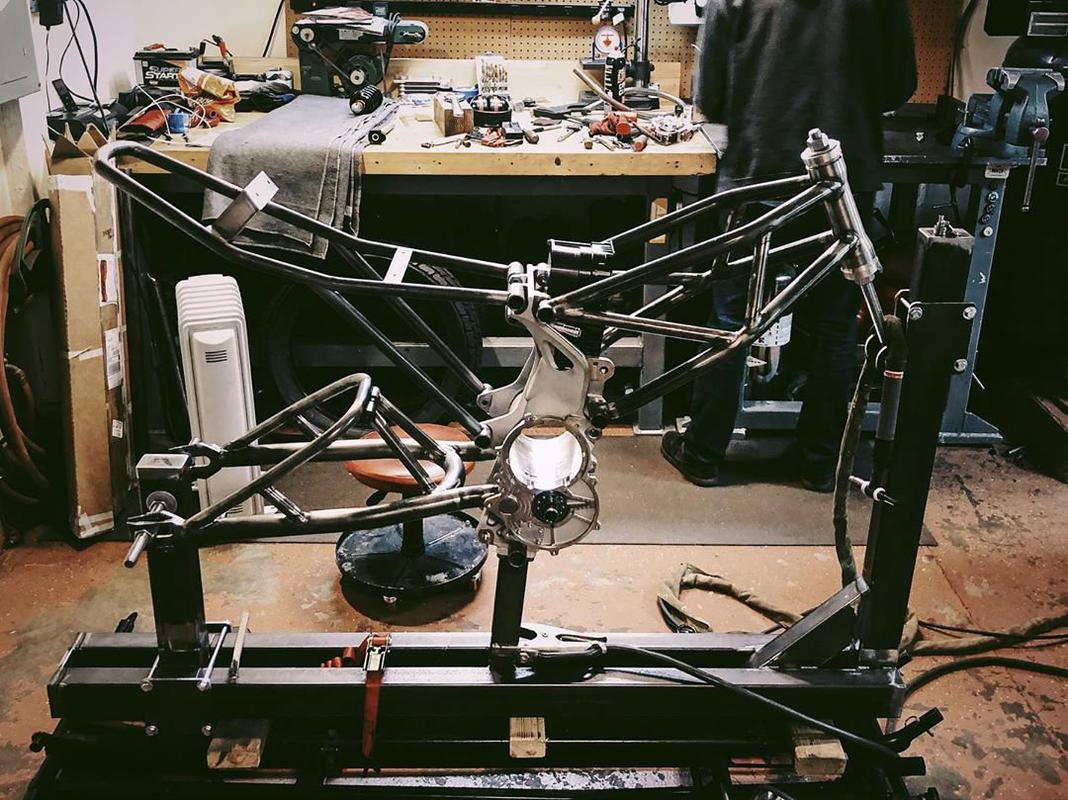 少了些声浪却少不了肾上腺素,blatant moto电动摩托车