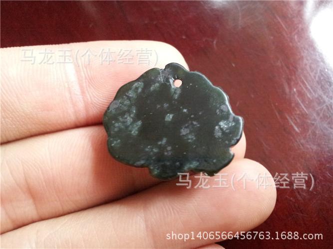 天然正品a货新疆墨玉雪莲花吊坠 墨玉莲花挂件 玉吊坠批发