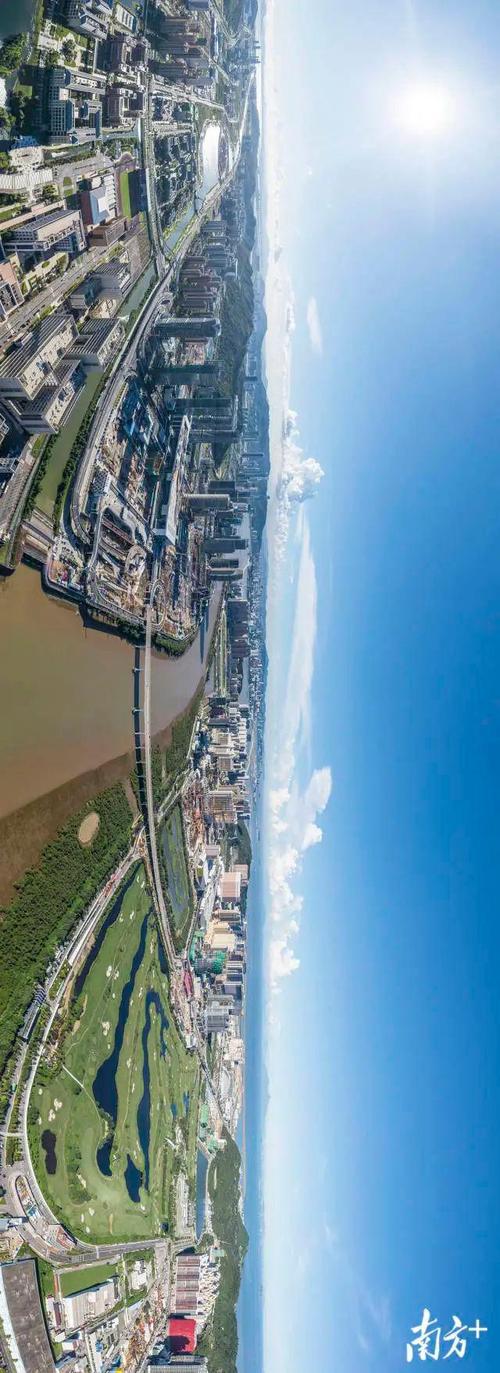 珠海与澳门之间已经开通的旅检口岸共有七个,包括全国第一大陆路口岸