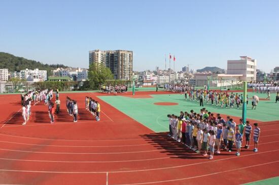 洞头区 标签: 中学 学校 教育  海霞中学共多少人浏览:2633610  电话