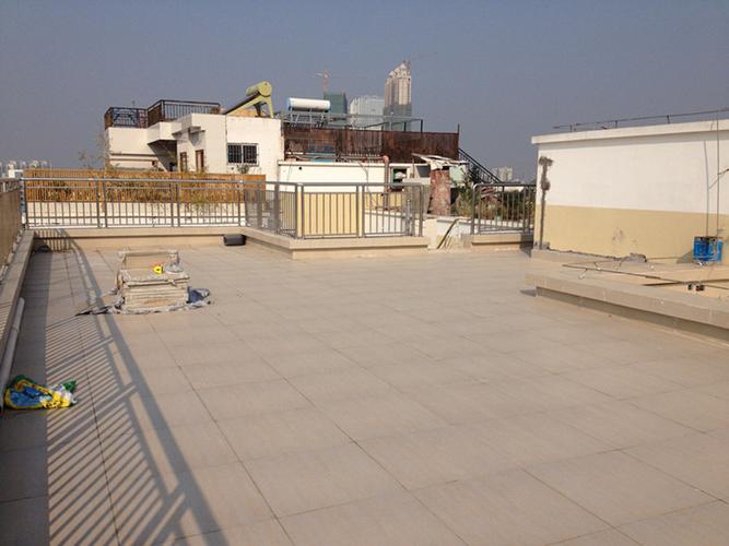 尽头往楼梯口看.jpg (119.92k) 下载