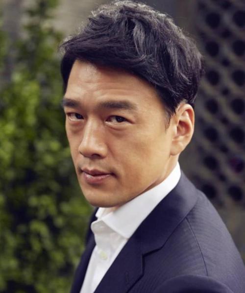 王耀庆老婆的资料(霸道总裁王耀庆为了不搬家)