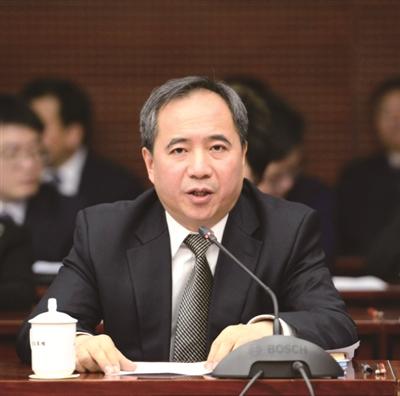 王成  