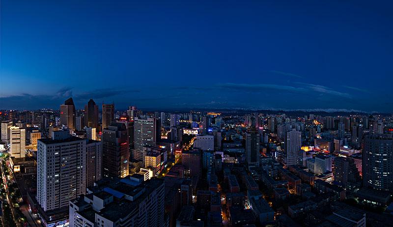 乌鲁木齐城市建筑群天际线夜景