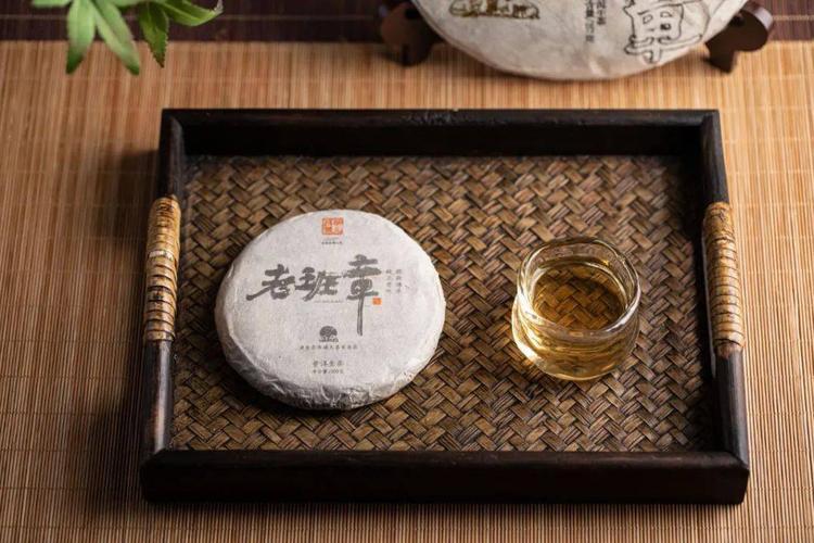 2020年纯料老班章,汤色黄亮透明,香高馥郁,滋味醇厚饱满,茶气霸道