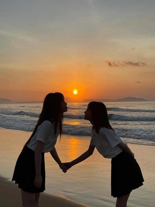 虞书欣林小宅海边日出照,快来学学拍照姿势