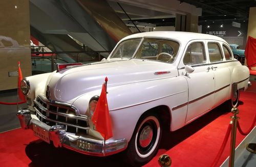 汽车 正文  上海牌-凤凰(1958年产) 前苏联高级轿车-吉姆(1950年产)