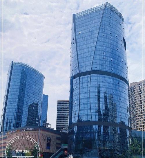 入驻城南这片沃土,成都复城国际广场地处天府二街与益州大道交汇处