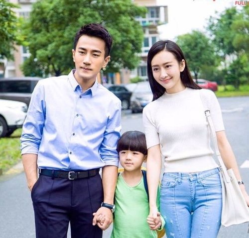 刘恺威深夜关灯和王鸥聊剧本?请问剧本是夜光的?