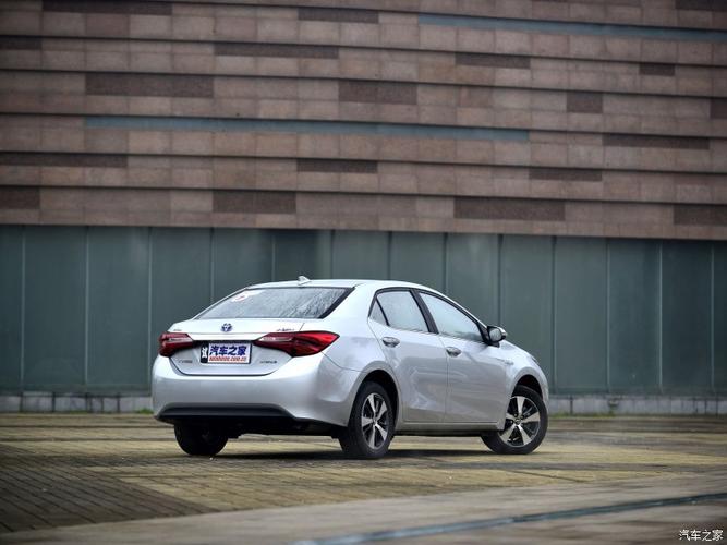广汽丰田 雷凌 2016款 双擎 1.8h v cvt豪华版