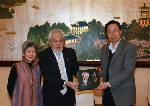 蓝绍敏会见爱国侨领单声夫妇
