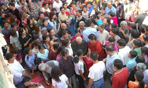 西安农民踊跃为灾区捐款(图)