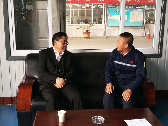 县委副书记张月飞深入鑫磁科技有限公司开展入企服务