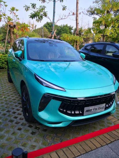 风行t5 evo实车图,这个颜色太"骚气"了