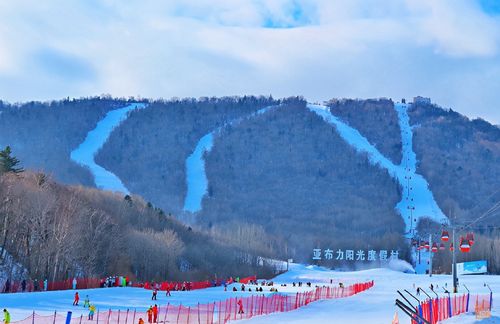 原创这个冬天去亚布力,不出国门享受法式假期,品尝法式大餐与东北味道