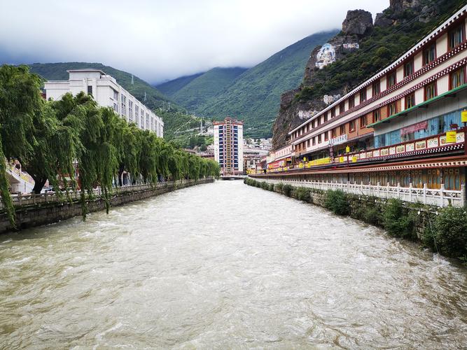 美丽的康定溜溜的城——川西自驾游