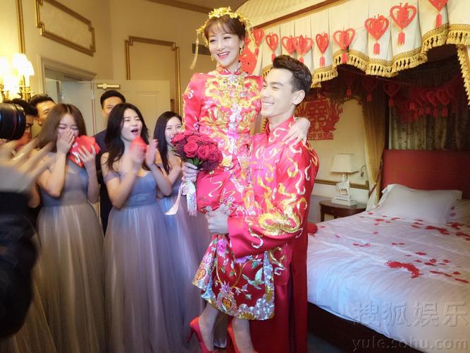 戴向宇陈紫函西班牙完婚 中式礼服曝光