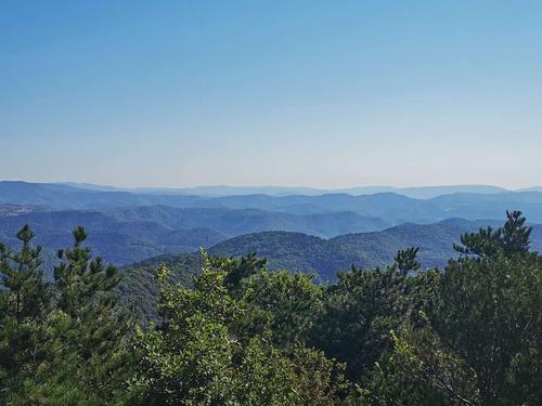 乡宁县油峰岭风景区四人游记 1,山色 2,三清殿 3,南山
