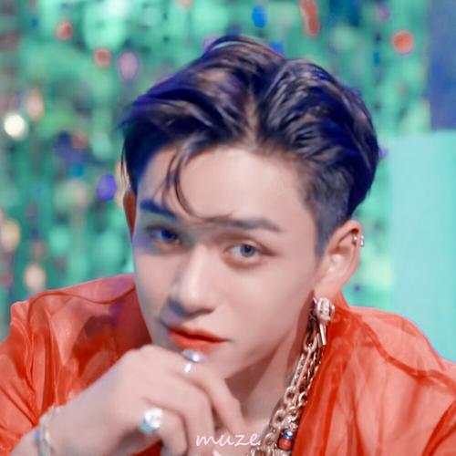 "you look so sweet" 黄旭熙头像