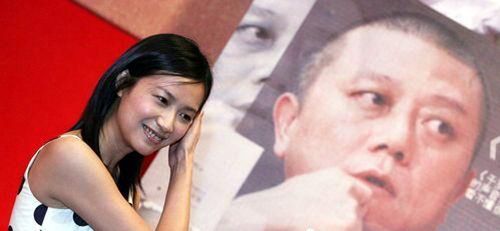 1995年王朔的情人徐静蕾越发觉得委屈一场争宠大战拉开序幕